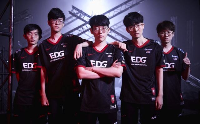 教练组的高 教练组的高