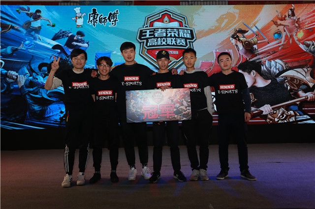 知名记者隆 知名记者隆